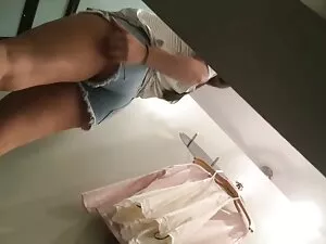 2 perras blancas com ...